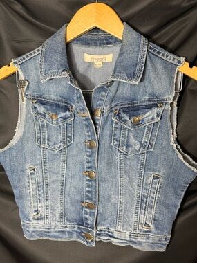2.1 Denim Light Blue Button-Front Denim Vest